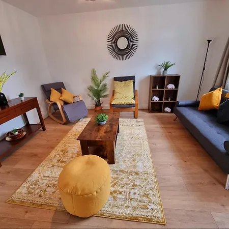 House With 3 Bedroom And 2 Parking Bays - Airport 6 Min Walk Manchester Buitenkant foto